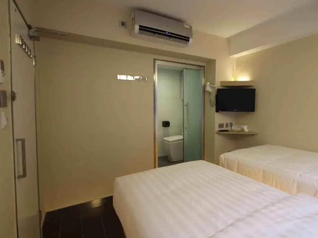 i-Hotel Limited - photo 4