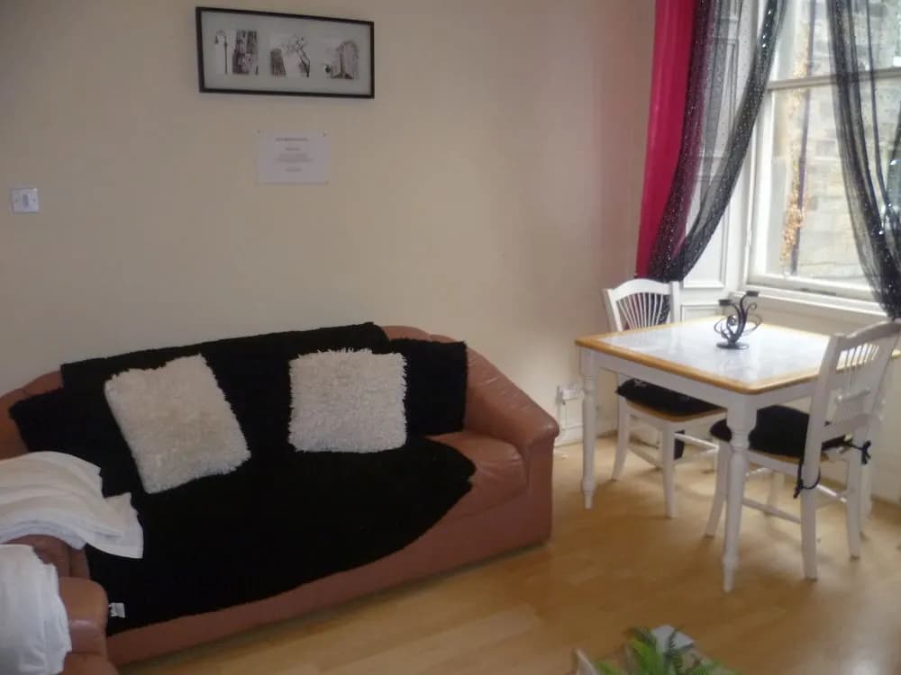 Tony Asga - Asga Apartment - photo 4