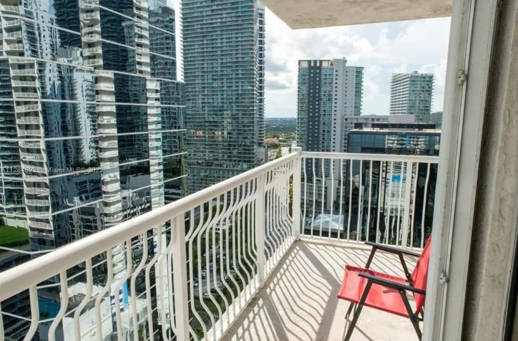 Modern Brickell Condo With Amazing Bay Views - photo 7