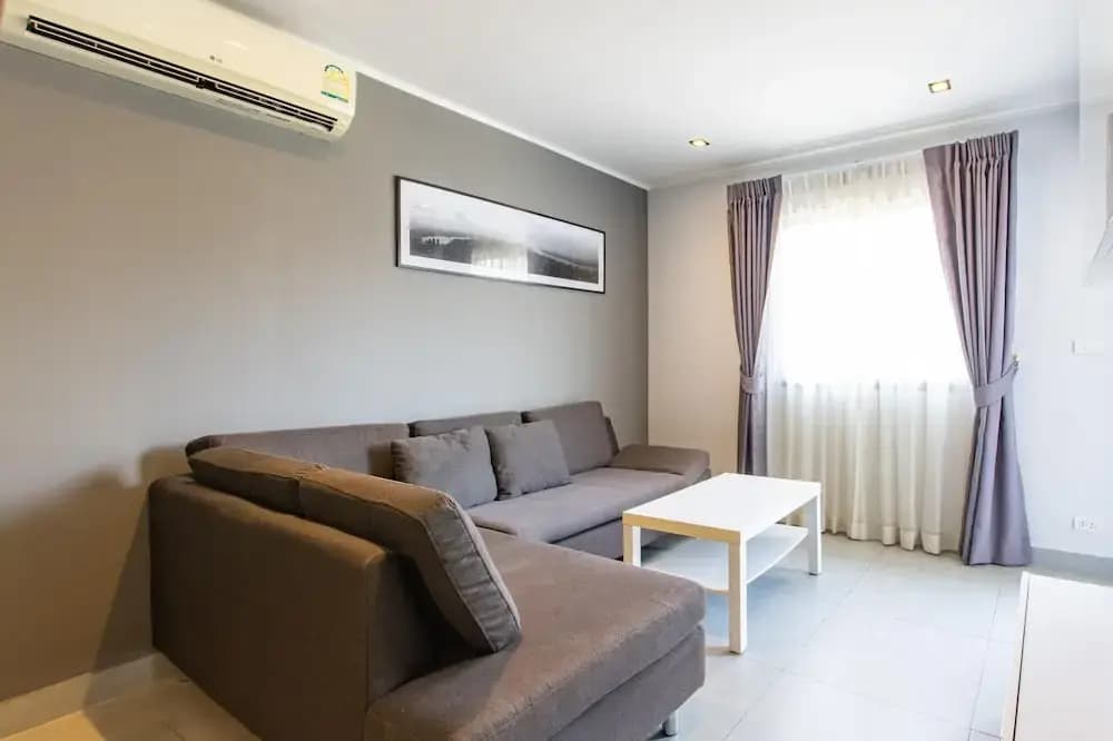 Modern Condo - 1BR T1-201 - photo 3