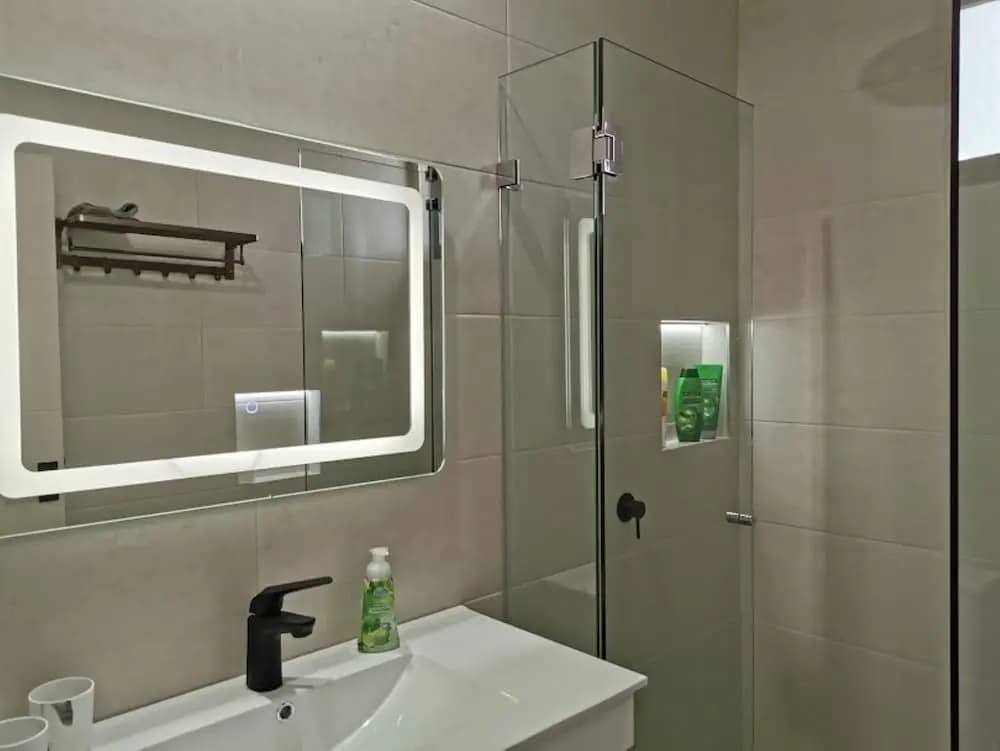 Serviced Waterfront Whole Villa Sydney - photo 19