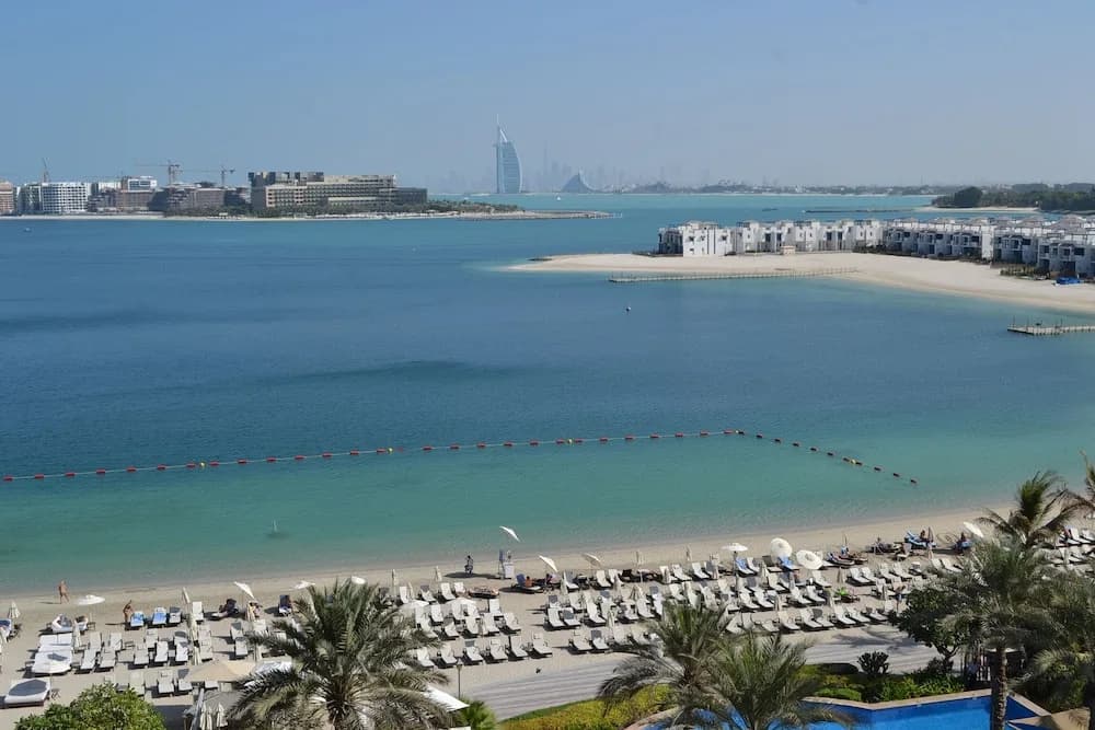 Entire 1 Bedroom Apartment in the Prestigious Palk Jumeirah - NBT - photo 13