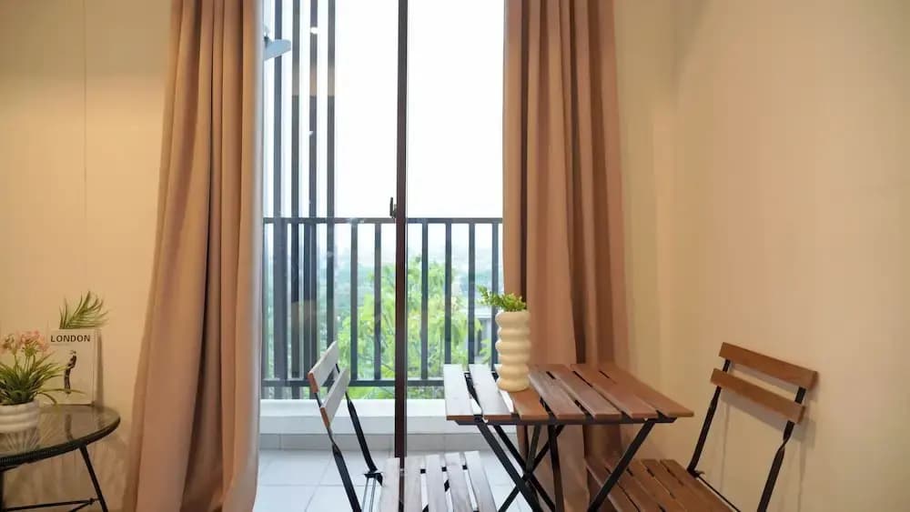 Spacious And Homey Studio At Cleon Park Apartment - photo 16