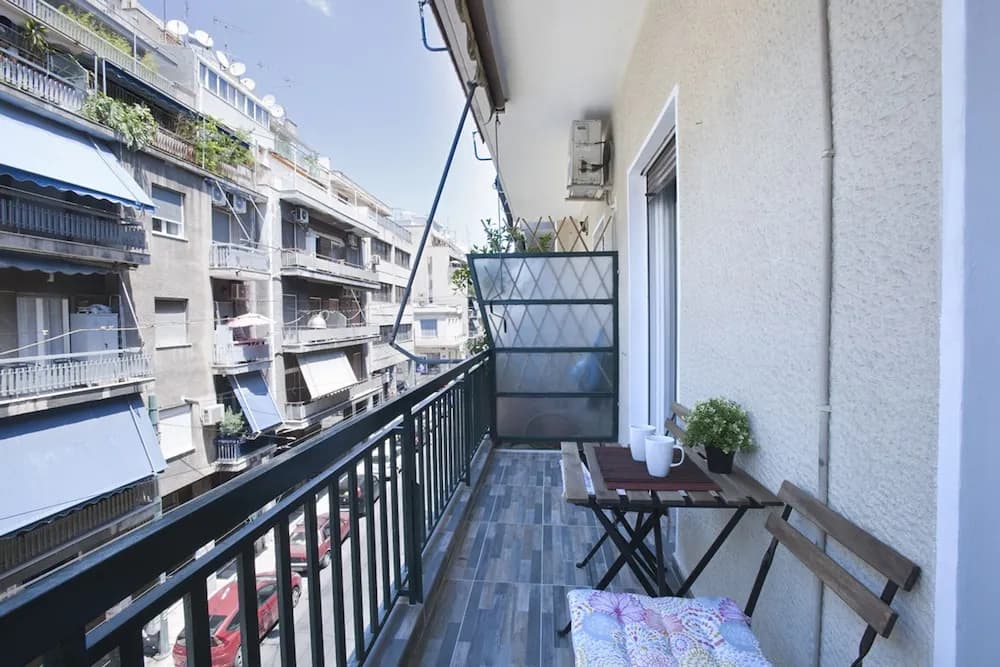 Pop art apartment at Koukaki - photo 6