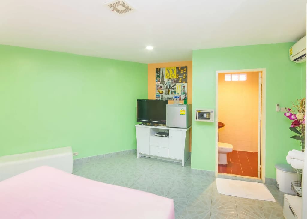 Aree 's House - photo 4
