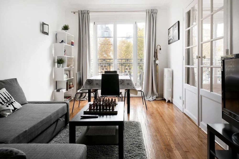 Bright Champerret Apartment Fits 4 in Paris 17th! - photo 6