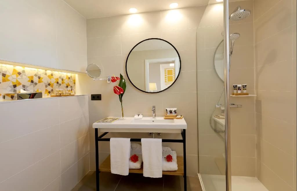 Motel One Madrid-Plaza de España - photo 9