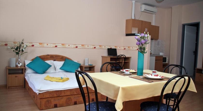 Mátyás Hotel - photo 10