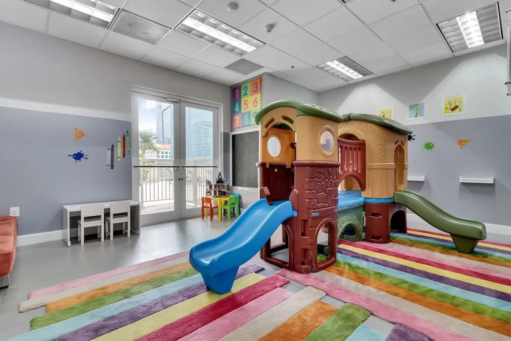 The Club at Brickell Bay Luxury Suites - photo 18