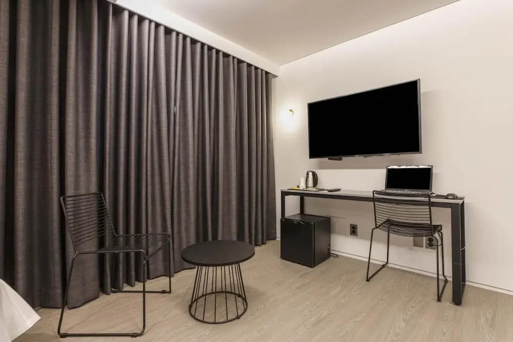 H hotel - photo 10