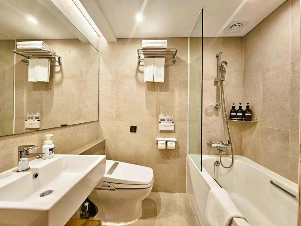 Hotel Uri& - photo 35