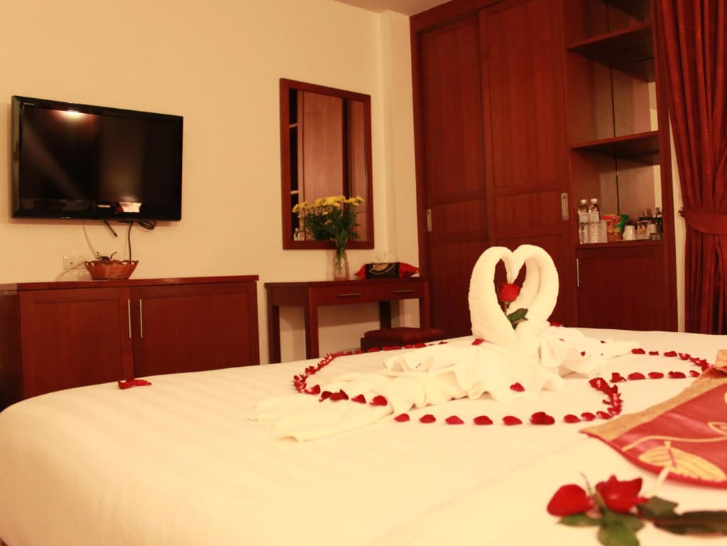 Patong Hemingway's Hotel - photo 3