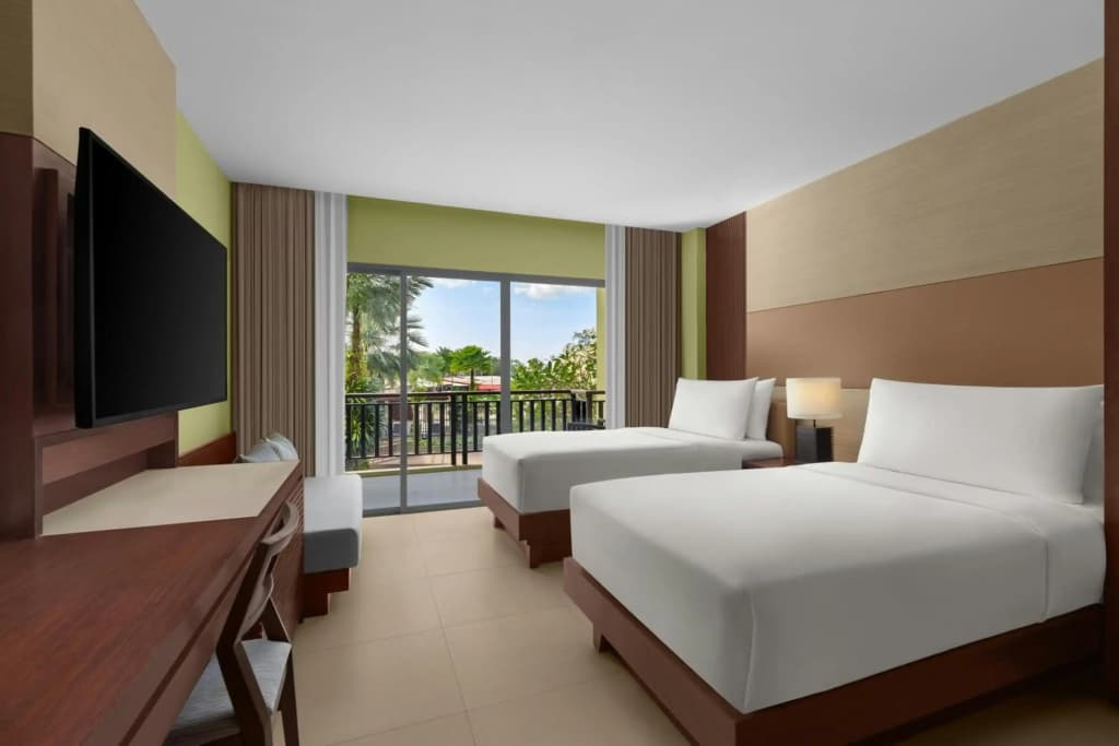 Courtyard by Marriott Phuket, Patong Beach Resort - photo 4