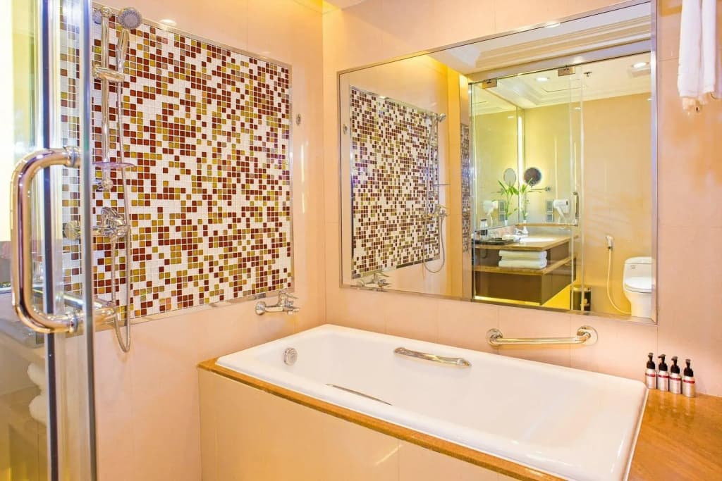Royal Halong Hotel - photo 9