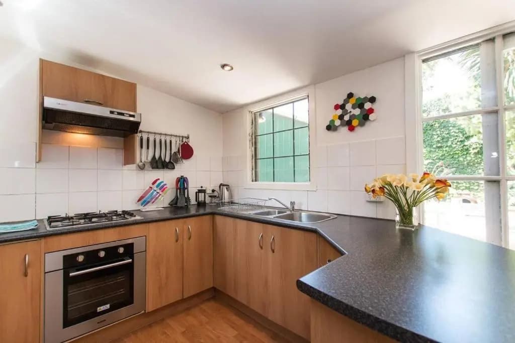 Hunter · Close to Smith St Courtyard + Parking - photo 11