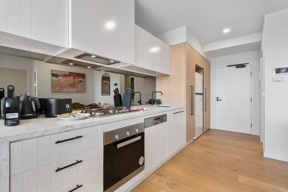 Contemporary 2-bed Haven With Swimming Pool - photo 12