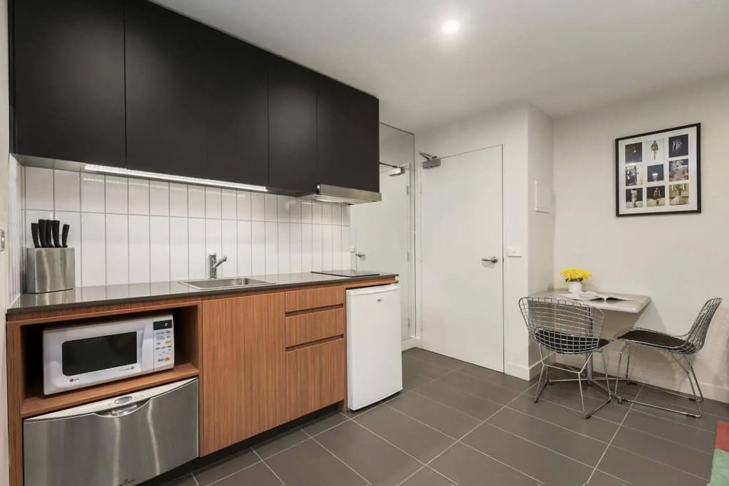 Plum Carlton Serviced Apartments - photo 15