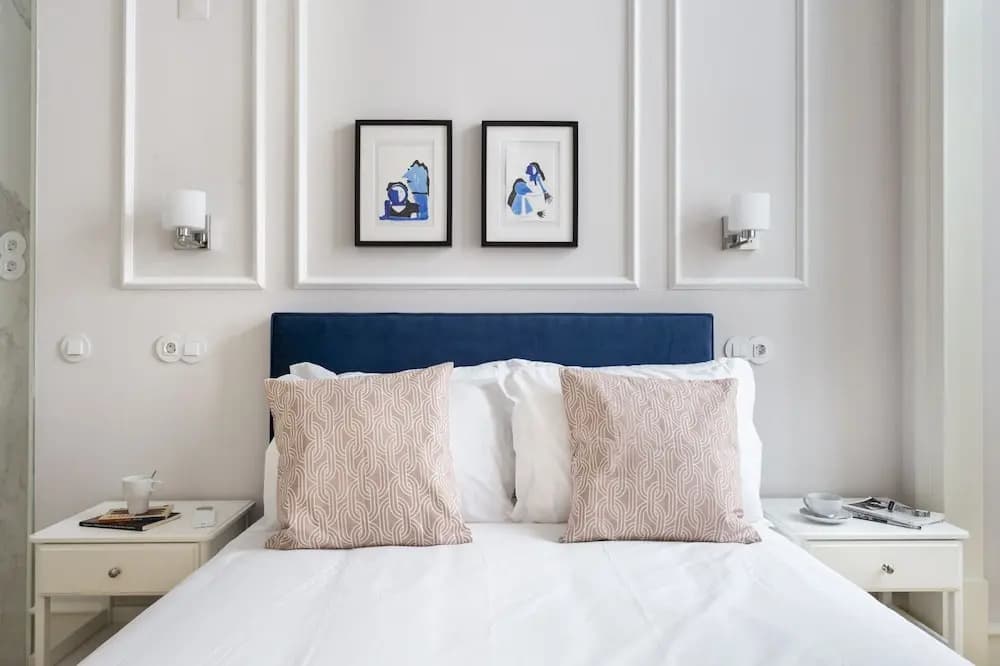 JOIVY Luxurious 2BR Apt w/street view, 2mins to Santa Justa Lift - photo 6