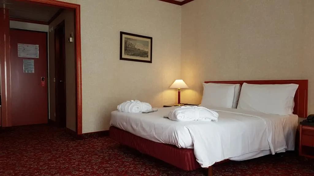 Russott Hotel - photo 32
