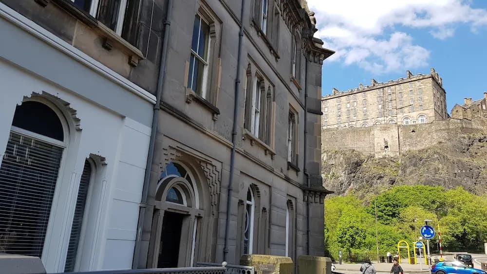 Edinburgh Chic Suite by Castle Terrace - photo 12