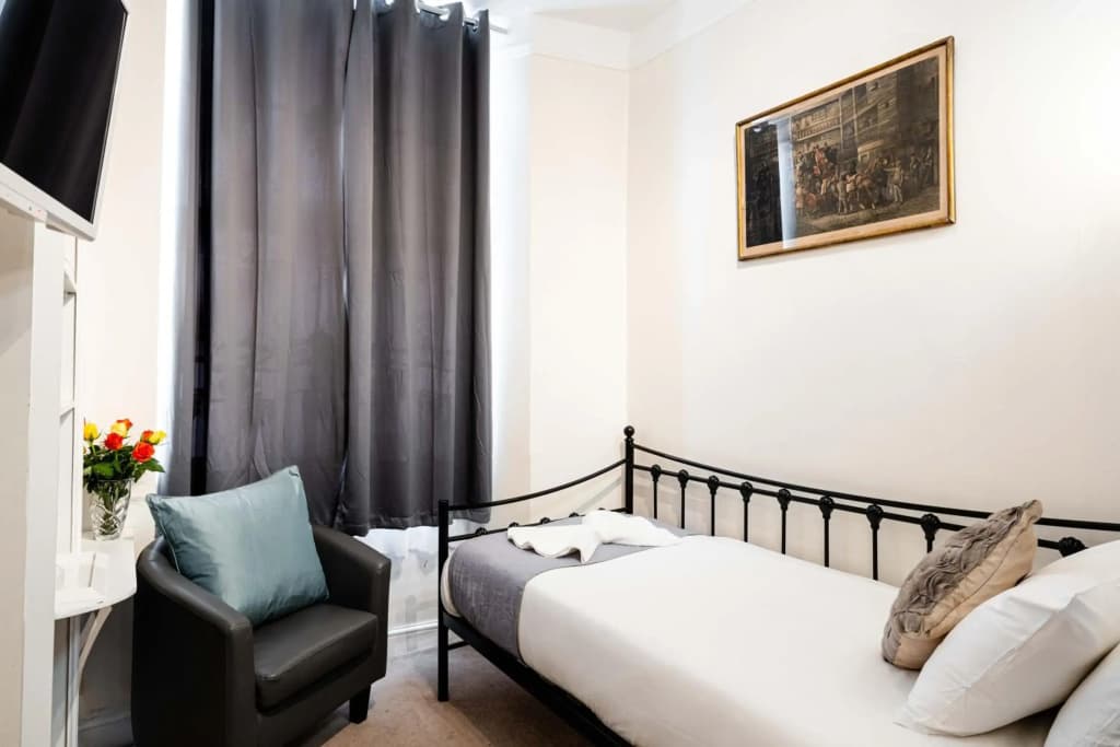 Lancaster Court Hotel - photo 5