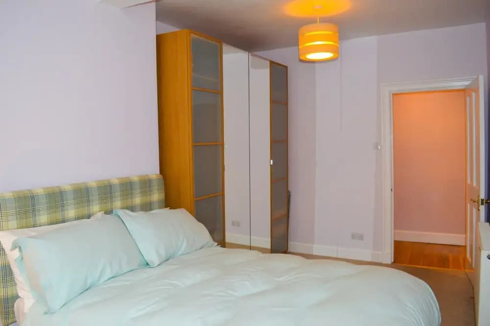 Bright 1 Bedroom Meadows Home - main photo