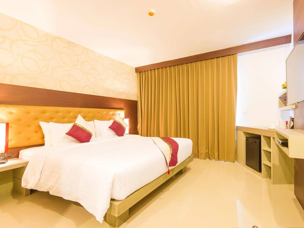 Hemingways Silk Hotel - photo 3