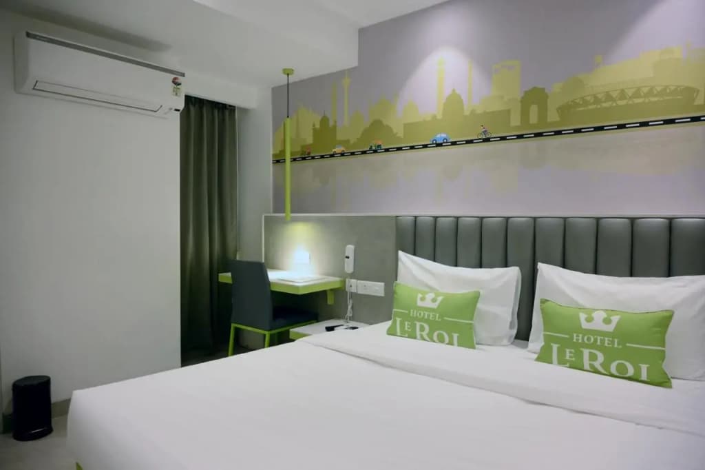Hotel Le Roi Express @ Karol Bagh - photo 21