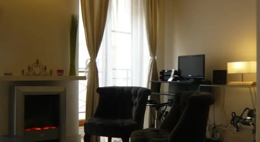 Parisian Home - République - main photo