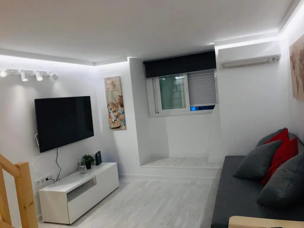 Cozy Apartment Malasaña FREE Parking - photo 3