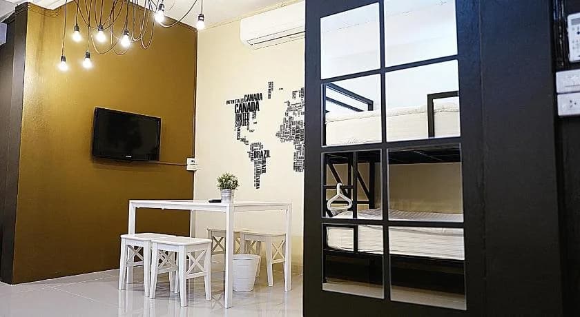 Charoenpong Apartment - photo 11