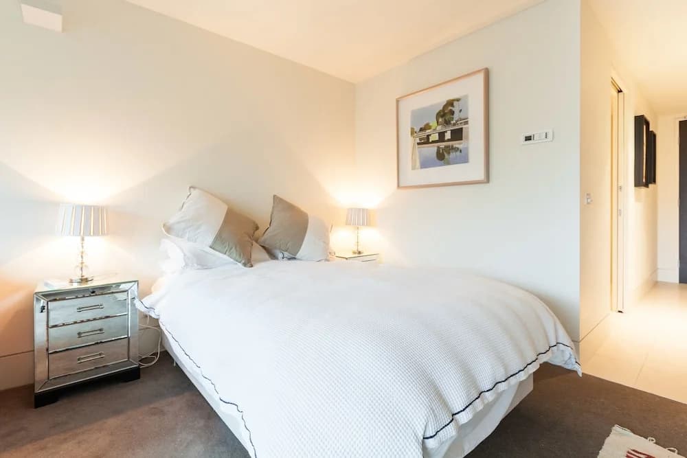 CELESTE, 1BDR East Melbourne Apartment - photo 1