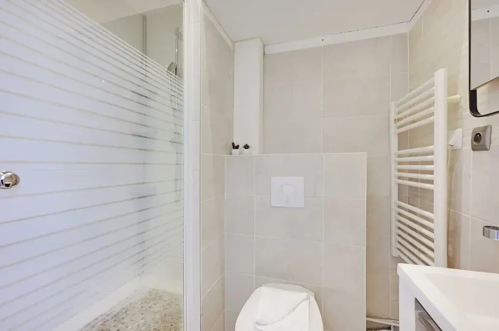 Charming Apartment -1br/4p - Gare District - photo 6