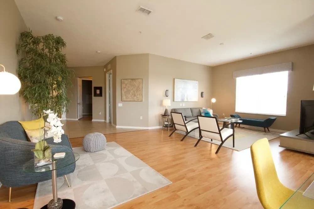 Lake View 3 Br Condo by RedAwning - photo 11