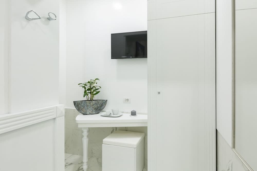 Hotel Little Aurelius - photo 9