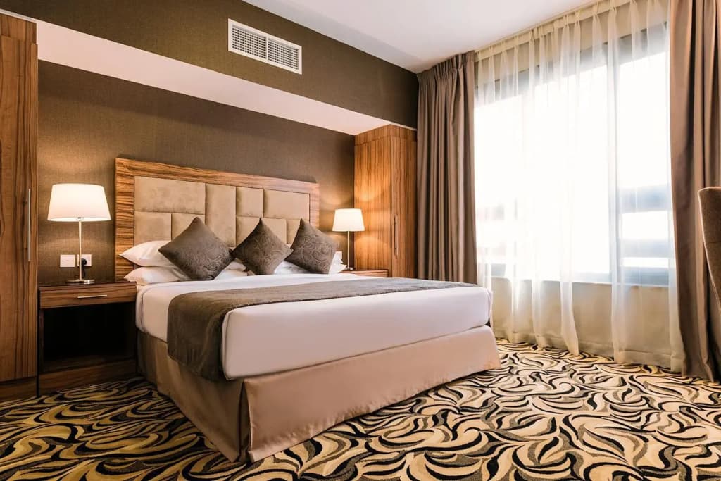 Emirates Plaza Hotel - photo 5