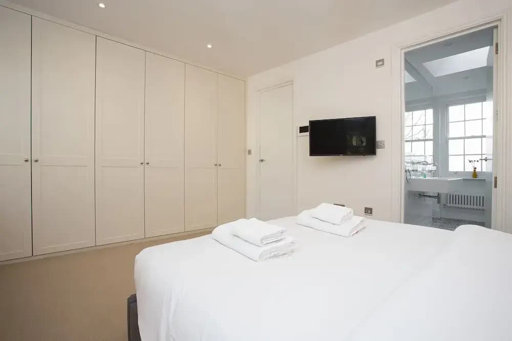 Luxury Victorian 3Bed Home in Central London - photo 2