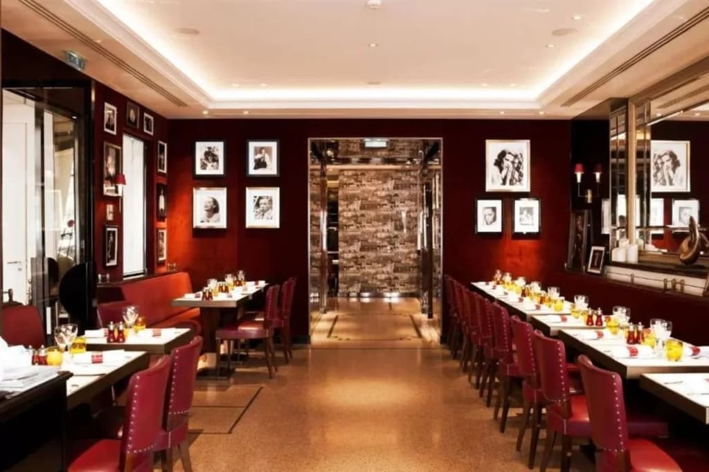 Hôtel Montaigne - photo 16