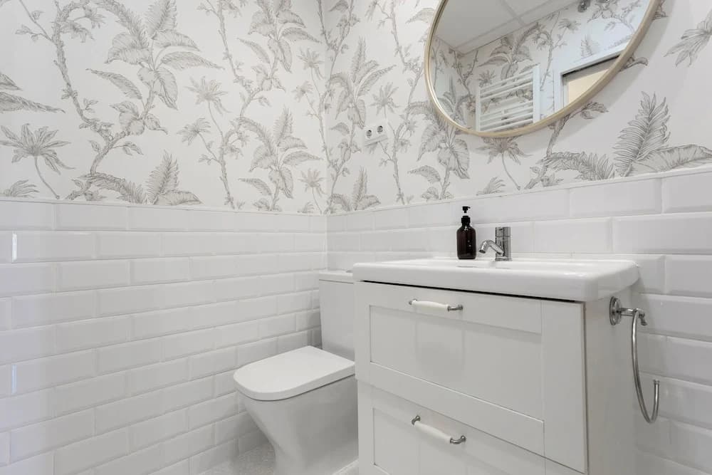 Central 2BD Apt Facing Torre Madrid Duque de Osuna - photo 10