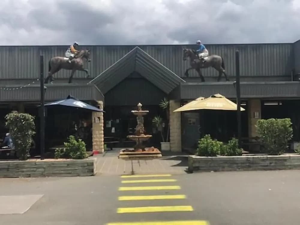 The Sportsman's Hotel - photo 14
