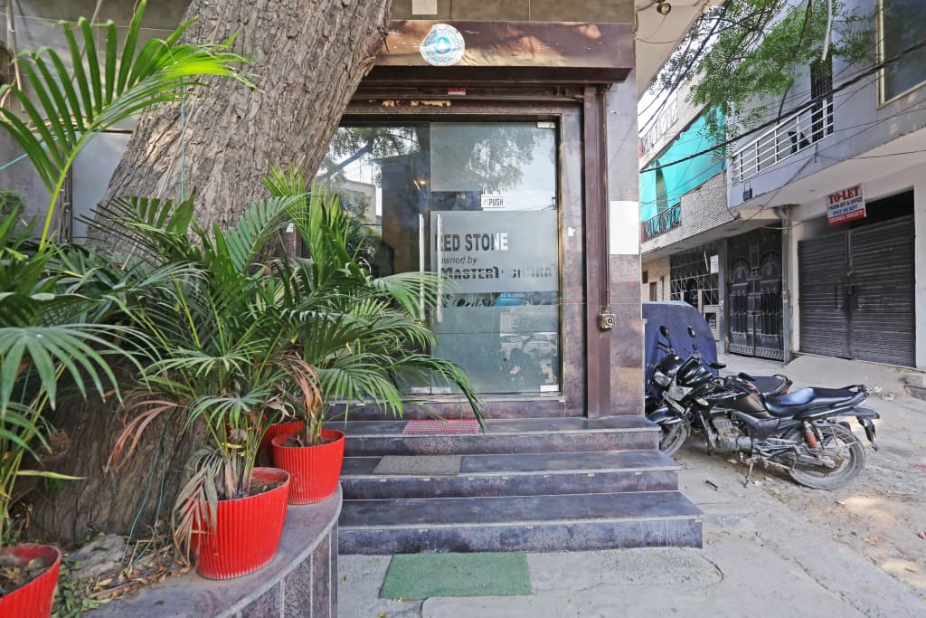 Ssd Plaza Hotel - photo 12