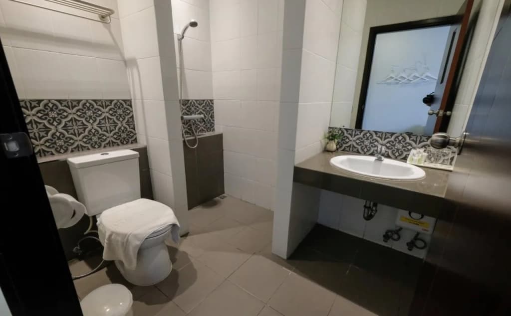 H Hotel Phrasing - photo 9