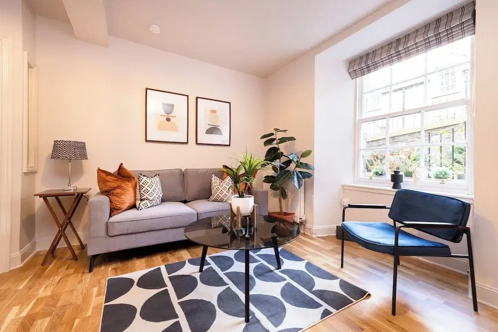 JOIVY Modern 1-bed flat in New Town - photo 8