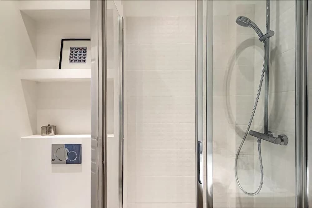 Saint Germain Bon March Chic Three Bedroom - photo 21