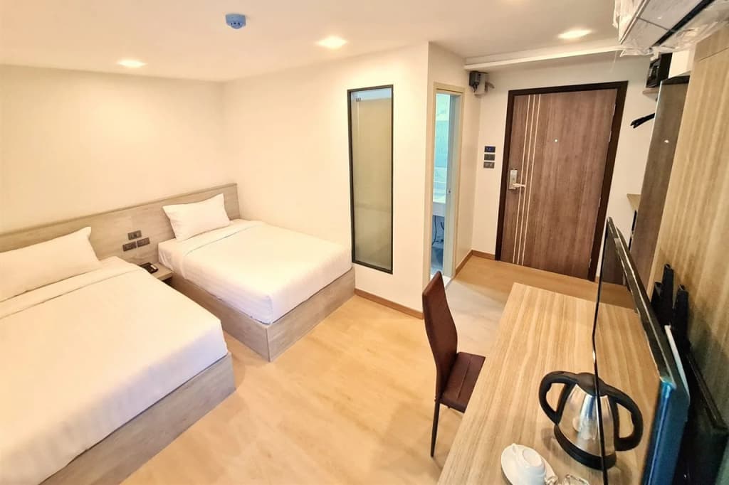 Thana Wisut Hotel - photo 4