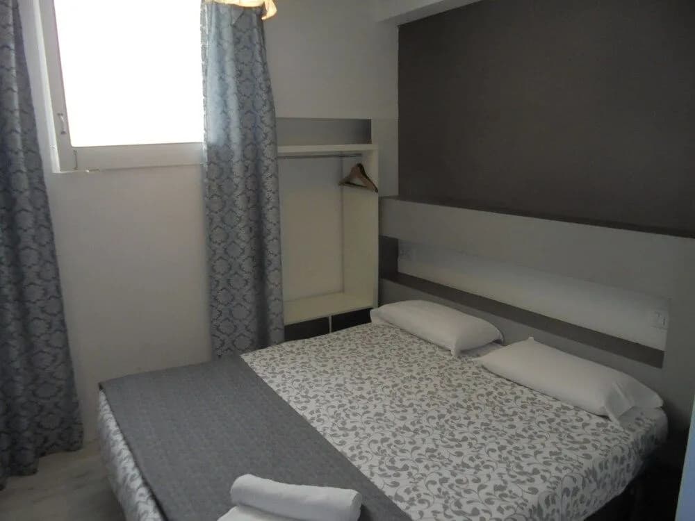 Hostal Easy Sants - photo 6