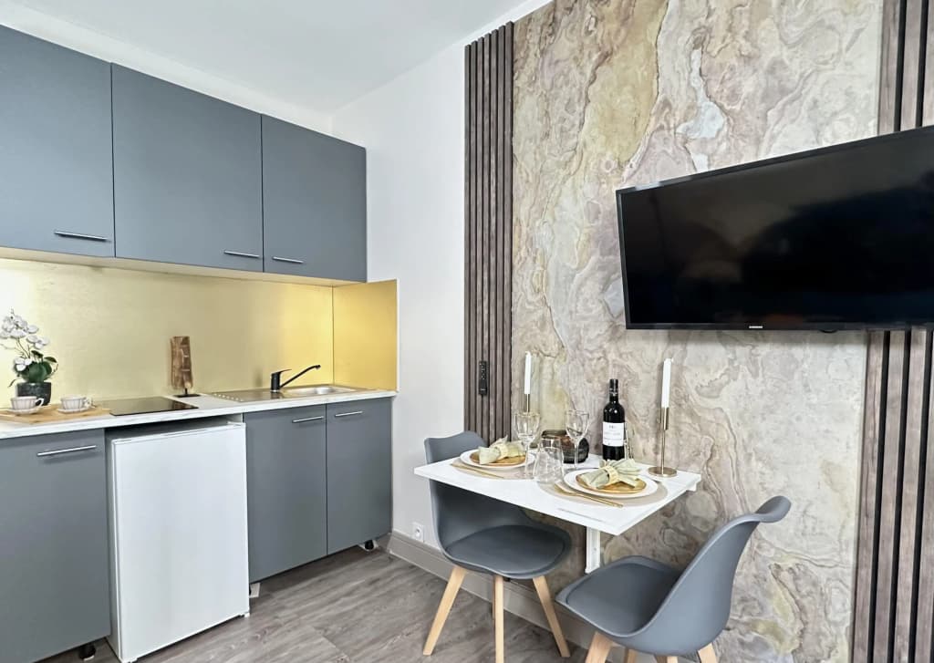 1601B - Studio near Champs Elysées - photo 13