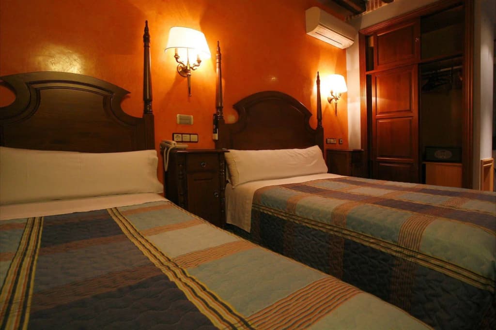Hostal Victoria I - photo 5