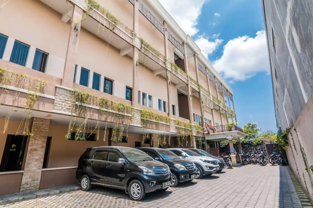 ZenRooms Denpasar Mahendradata - photo 1