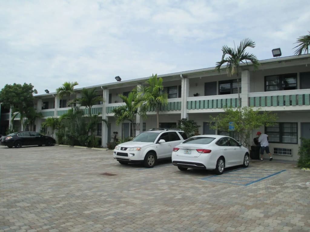 Shalimar Motel - photo 13